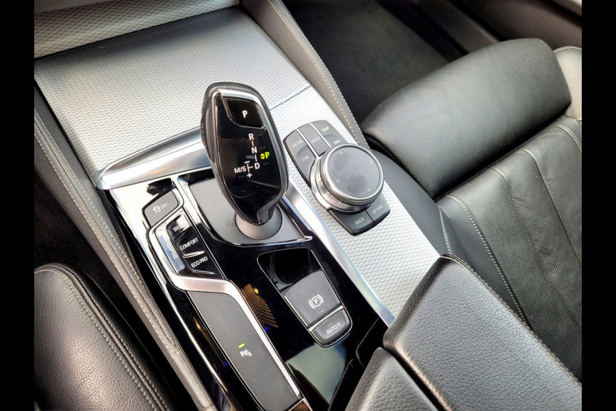 BMW 5 Serie Touring 540i xDrive M-sport Pano VOL!