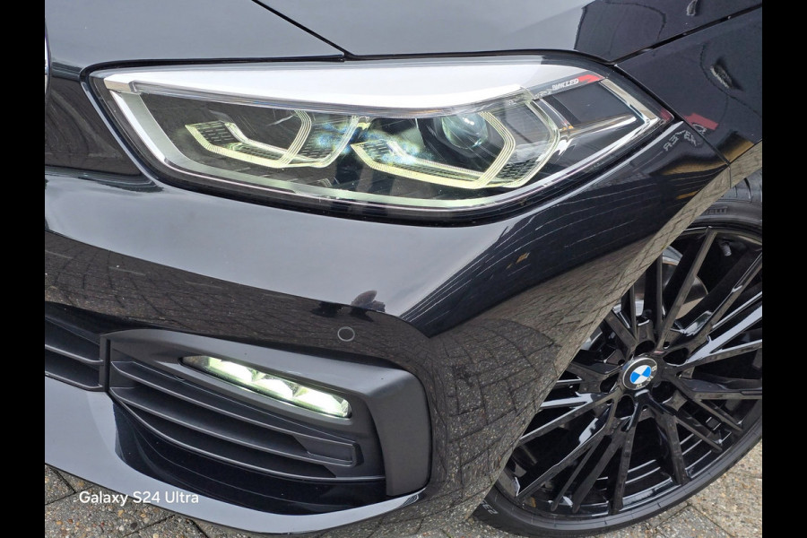 BMW 1-serie 118i High Executive Edition / Aut / NAP / Dig Cockpit / Navi / Leder / Cruise Control / Led / Pdc / Nette Staat