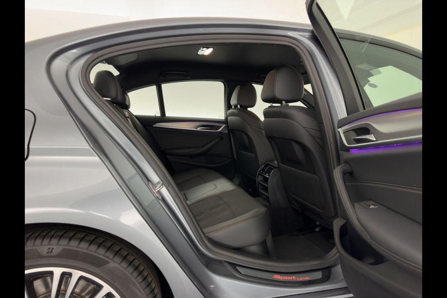 BMW 5 Serie 520i Executive Edition Sportline Aut. *LEATHER-FABRIC | FULL-LED | DIGI-COCKIT | KEYLESS | NAVI-FULLMAP | HEATED-SPORTSEATS | PRIVACY-GLASS | AMBIENTLIGHT | ECC | CARPLAY | PDC | TOWBAR | 18"ALU*