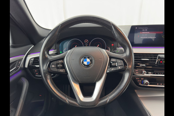BMW 5 Serie 520i Executive Edition Sportline Aut. *LEATHER-FABRIC | FULL-LED | DIGI-COCKIT | KEYLESS | NAVI-FULLMAP | HEATED-SPORTSEATS | PRIVACY-GLASS | AMBIENTLIGHT | ECC | CARPLAY | PDC | TOWBAR | 18"ALU*