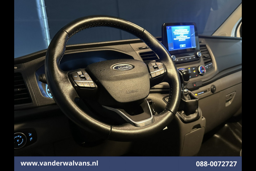 Ford Transit Custom 2.0 TDCI L2H1 Euro6 Airco | Camera | LED | Navigatie | Cruisecontrol | Android Auto Parkeersensoren, Stoelverwarming, Verwarmde Voorruit, Bijrijdersbank, 2800kg trekvermogen