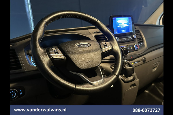Ford Transit Custom 2.0 TDCI L2H1 Euro6 Airco | Camera | LED | Navigatie | Cruisecontrol | Android Auto Parkeersensoren, Stoelverwarming, Verwarmde Voorruit, Bijrijdersbank, 2800kg trekvermogen
