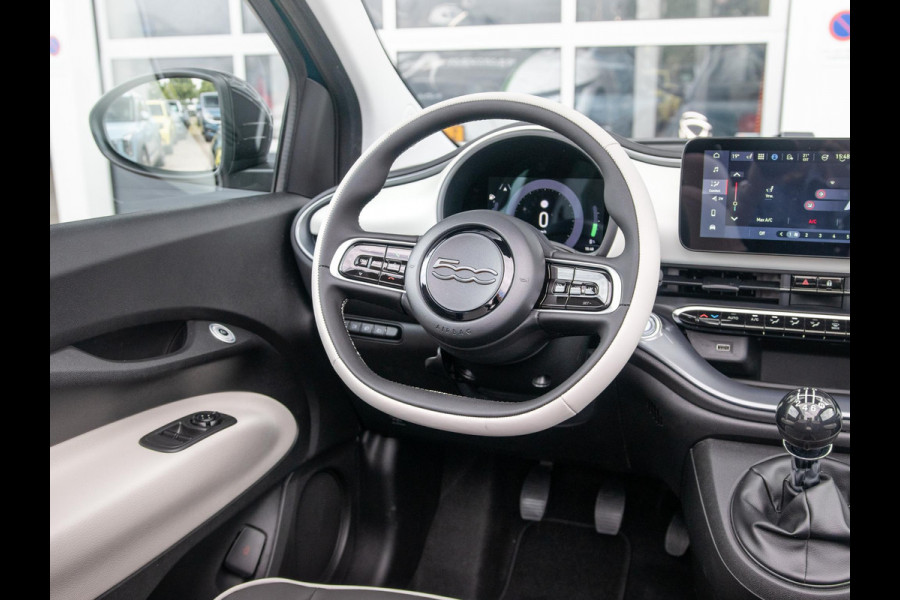 Fiat 500 Hybrid La Prima Cabrio | Clima | LED | PDC | JBL Premium Audio | 17" | Camera | Canneloni Ivory/Piombo interieur