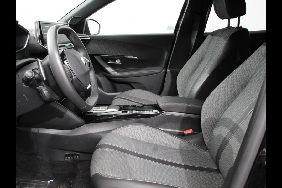 Peugeot 2008 1.2 Allure 136pk Hybrid Automaat Camera 360 Climate control Cruise control Adaptive Stoelverwarming Parkeersensoren Navigatie Apple Carplay/ Android Auto Lichtmetalen velgen Led