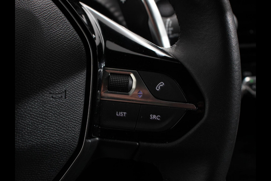 Peugeot 2008 1.2 Allure 136pk Hybrid Automaat Camera 360 Climate control Cruise control Adaptive Stoelverwarming Parkeersensoren Navigatie Apple Carplay/ Android Auto Lichtmetalen velgen Led