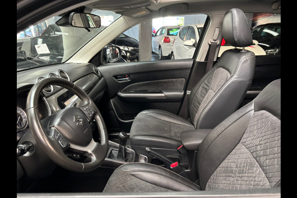Suzuki Vitara 1.0 Boosterjet Stijl / Panorama Dak /Navi