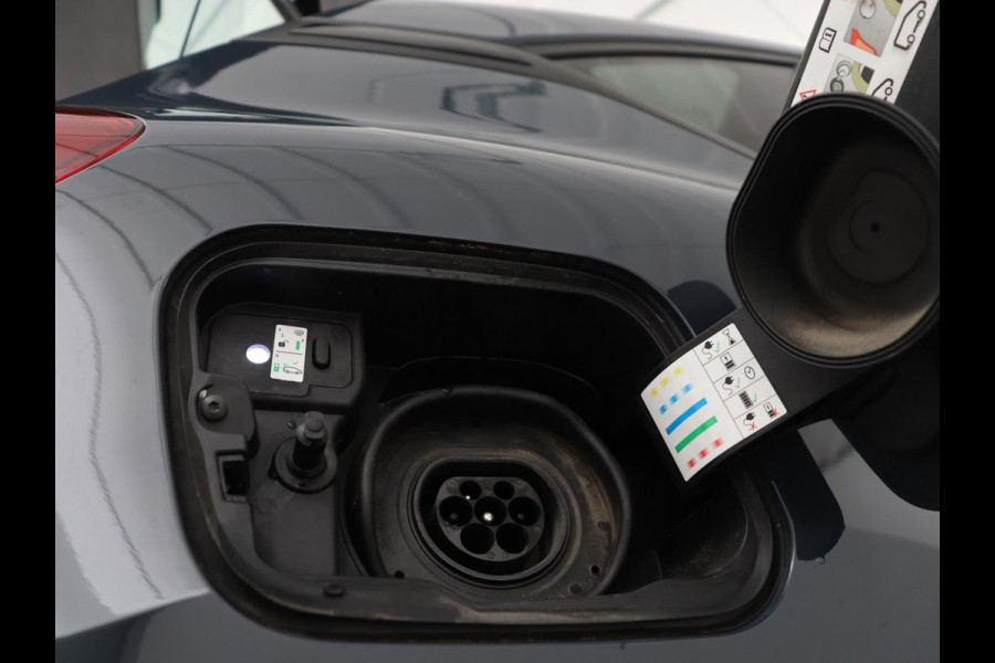 Renault Captur 1.6 E-Tech Hybrid 145 Intens | SOH 85,4% | Camera | Carplay | Automaat | Navigatie | Cruise control | Parkeersensoren | LED | DAB |