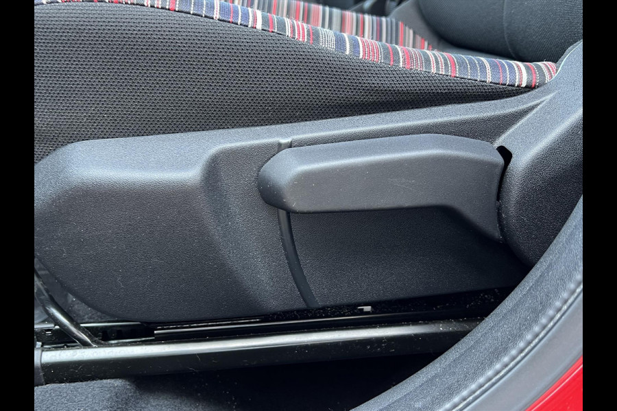Citroën C1 1.0 VTi 72PK 5D Feel | Airconditioning, Parkeersensoren, Bluetooth, Stuurbediening, In hoogte verstelbare stoel
