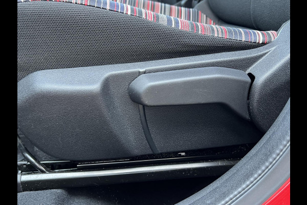 Citroën C1 1.0 VTi 72PK 5D Feel | Airconditioning, Parkeersensoren, Bluetooth, Stuurbediening, In hoogte verstelbare stoel