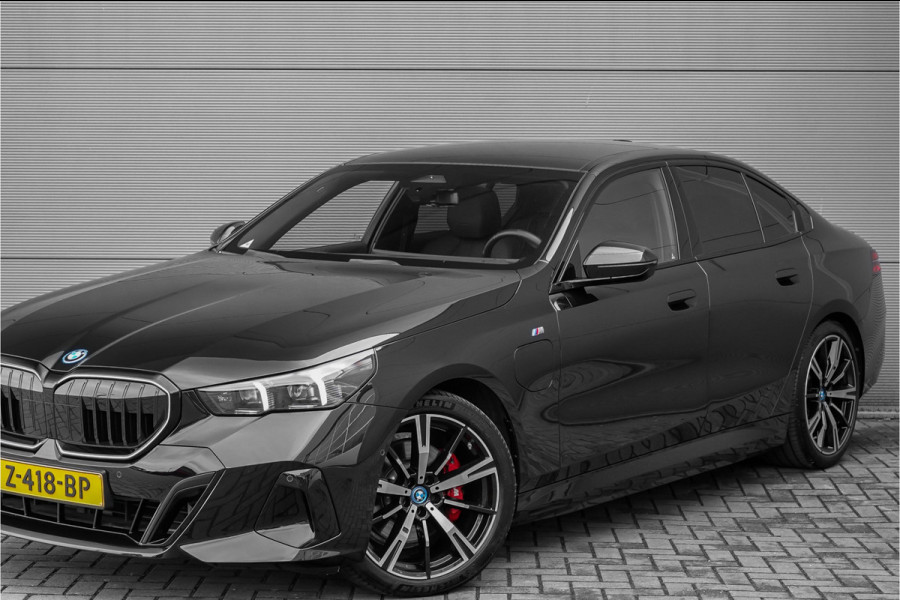 BMW 5 Serie 530e M-Sport Pro Pano Iconic Glow H/K Camera 20"