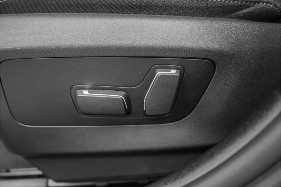 BMW 5 Serie 530e M-Sport Pro Pano Iconic Glow H/K Camera 20"
