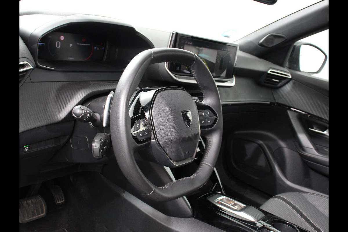 Peugeot 2008 1.2 Allure 136pk Hybrid Automaat Camera 360 Climate control Cruise control Adaptive Stoelverwarming Parkeersensoren Navigatie Apple Carplay/ Android Auto Lichtmetalen velgen Led