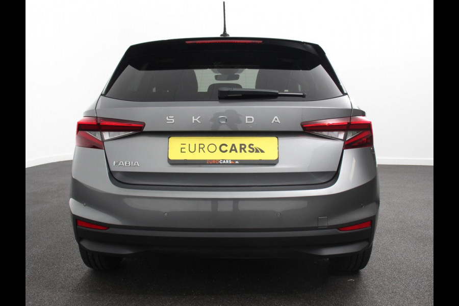 Škoda Fabia 1.0 TSI 110pk Automaat Selection Climate control Adaptieve cruise control Lane assist Parkeersensoren achter Stuurverwarming Stoel verwarming Apple Carplay/ Android Auto