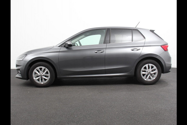 Škoda Fabia 1.0 TSI 110pk Automaat Selection Climate control Adaptieve cruise control Lane assist Parkeersensoren achter Stuurverwarming Stoel verwarming Apple Carplay/ Android Auto