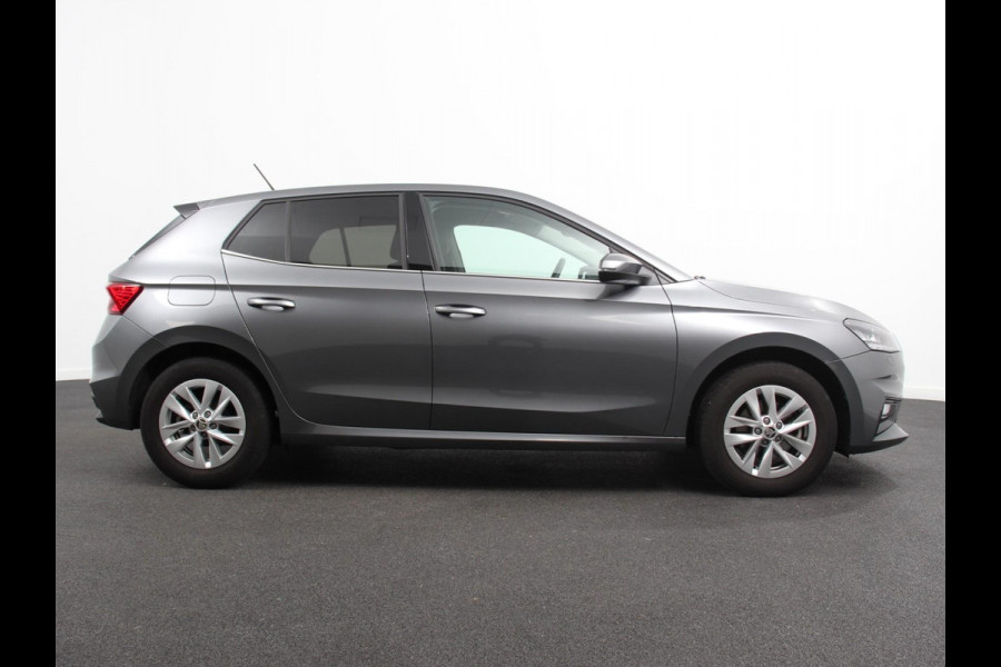 Škoda Fabia 1.0 TSI 110pk Automaat Selection Climate control Adaptieve cruise control Lane assist Parkeersensoren achter Stuurverwarming Stoel verwarming Apple Carplay/ Android Auto