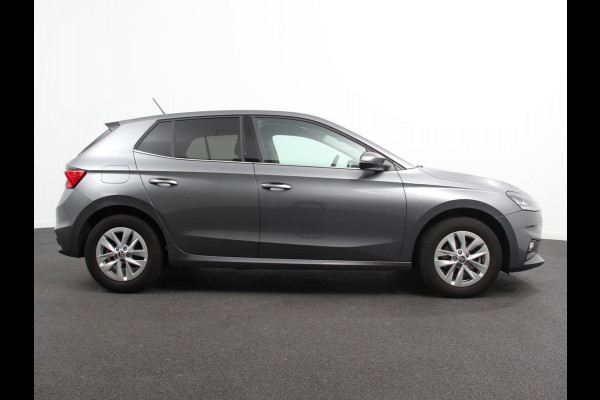 Škoda Fabia 1.0 TSI 110pk Automaat Selection Climate control Adaptieve cruise control Lane assist Parkeersensoren achter Stuurverwarming Stoel verwarming Apple Carplay/ Android Auto