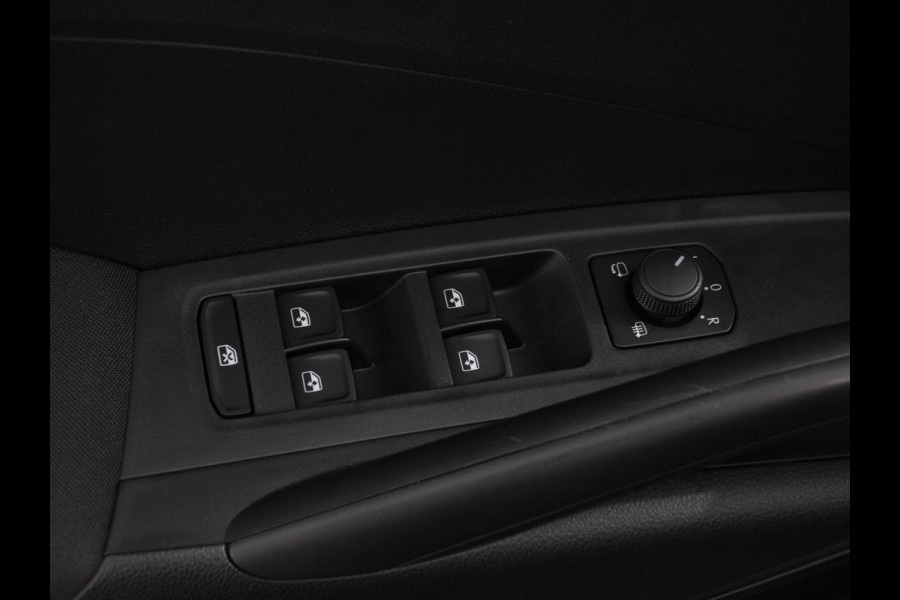 Škoda Fabia 1.0 TSI 110pk Automaat Selection Climate control Adaptieve cruise control Lane assist Parkeersensoren achter Stuurverwarming Stoel verwarming Apple Carplay/ Android Auto