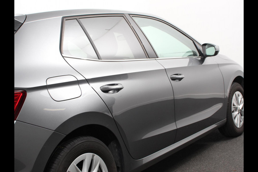 Škoda Fabia 1.0 TSI 110pk Automaat Selection Climate control Adaptieve cruise control Lane assist Parkeersensoren achter Stuurverwarming Stoel verwarming Apple Carplay/ Android Auto