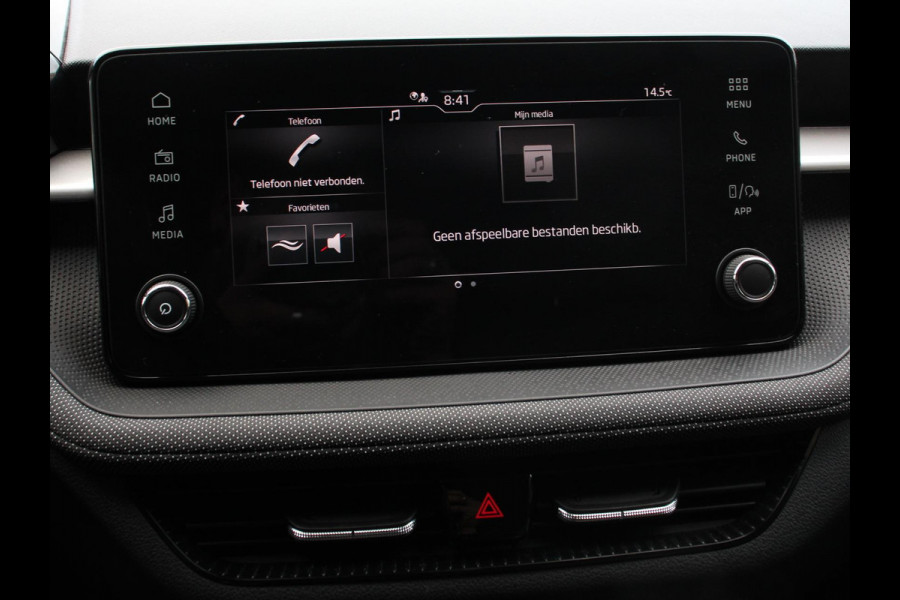 Škoda Fabia 1.0 TSI 110pk Automaat Selection Climate control Adaptieve cruise control Lane assist Parkeersensoren achter Stuurverwarming Stoel verwarming Apple Carplay/ Android Auto