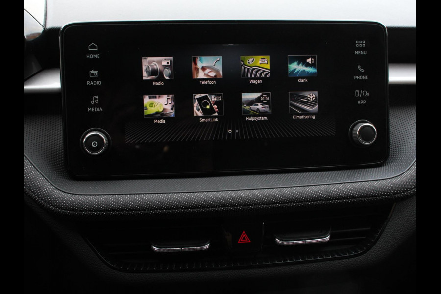 Škoda Fabia 1.0 TSI 110pk Automaat Selection Climate control Adaptieve cruise control Lane assist Parkeersensoren achter Stuurverwarming Stoel verwarming Apple Carplay/ Android Auto
