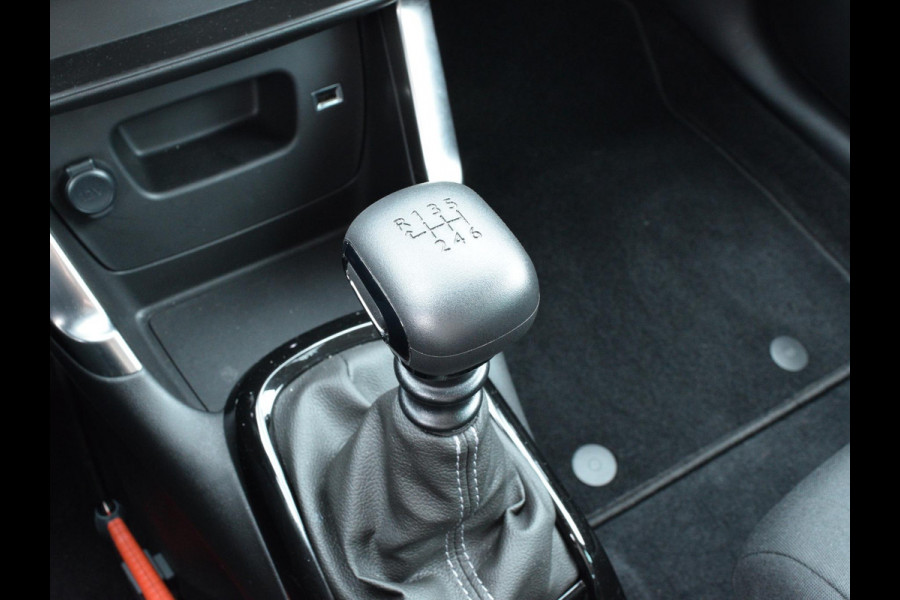 Citroën C3 Aircross 1.2 PureTech C-Series 110 PK | NAVI | CLIMATE CONTROL | CARPLAY | NL AUTO | SPECIALE UITVOERING | LAGE KM STAND!