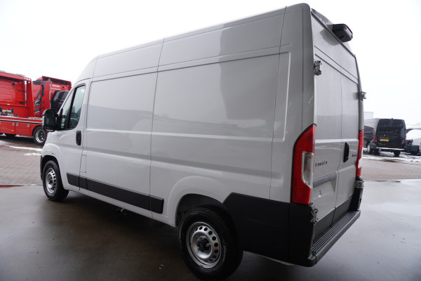 Citroën Jumper 2.2 BlueHDi 140PK S&S L2H2 3.5t Automaat Nr. V205 | Climate | Cruise | Navi | 360 Camera | Blis | Betimmering