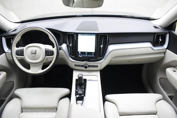 Volvo XC60 T6 340PK Automaat Plug-in Hybrid AWD Inscription / Navigatie / Elektrisch glazen schuif-kanteldak / Leder Blond / Elektrische achterklep / Cruise control
