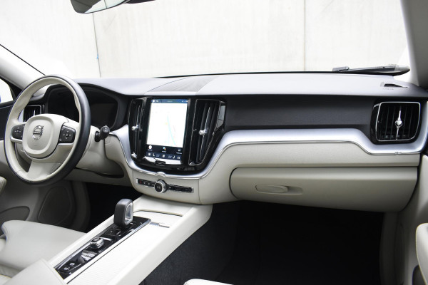 Volvo XC60 T6 340PK Automaat Plug-in Hybrid AWD Inscription / Navigatie / Elektrisch glazen schuif-kanteldak / Leder Blond / Elektrische achterklep / Cruise control