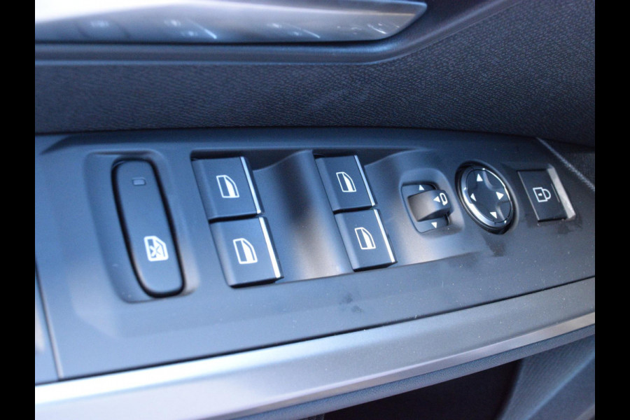 Peugeot 5008 1.2 Hybrid 145 GT Exclusive 7-PERSOONS
