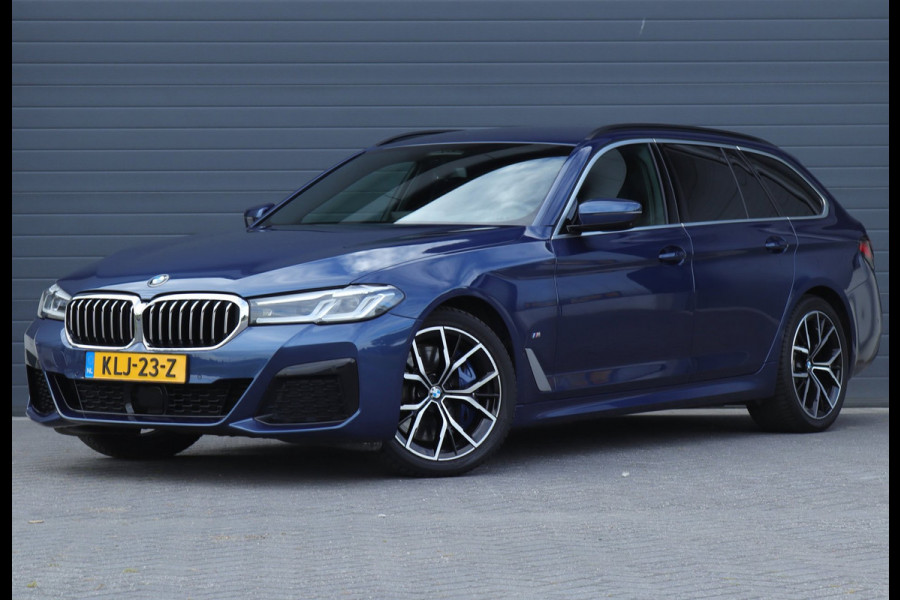 BMW 5 Serie Touring 540i xDrive High Executive Harman Kardon / leder / memory / carplay