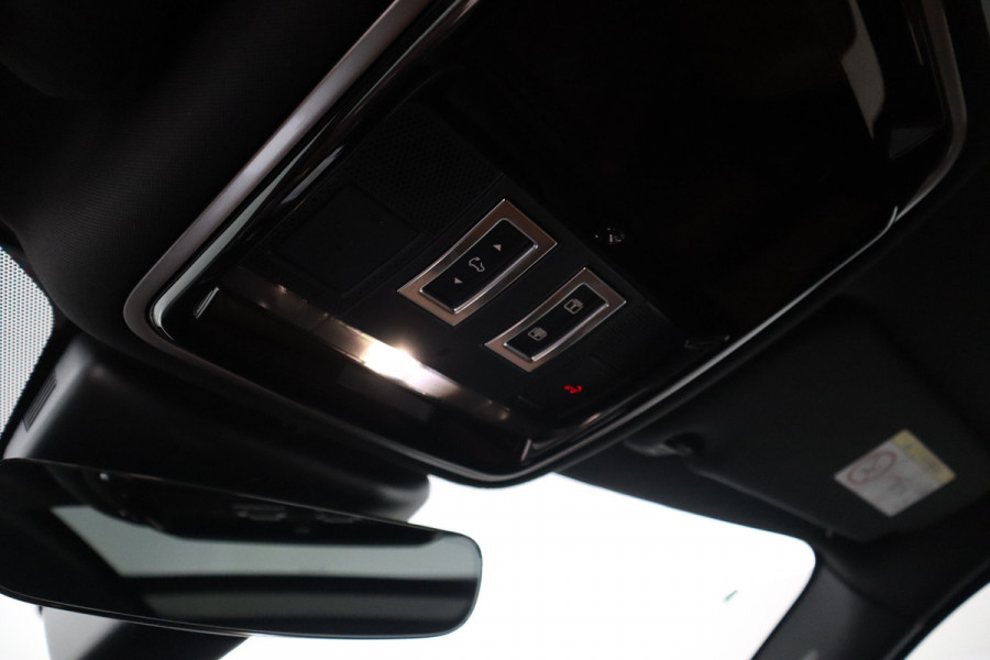 Land Rover Range Rover Velar 3.0 SDV6 AWD R-Dynamic Pano, Meridian, Virtual, Massage, Leer, Ventilatie
