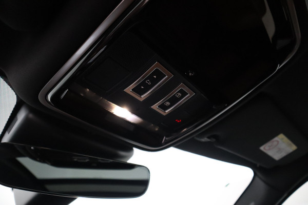 Land Rover Range Rover Velar 3.0 SDV6 AWD R-Dynamic Pano, Meridian, Virtual, Massage, Leer, Ventilatie