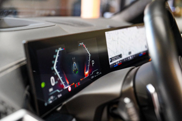 BMW X5 XDrive50e High Executive | X5M Kuipstoelen | Driving assistant Prof | HuD | Dravit Grau | Luchtvering | Stoelverkoeling |