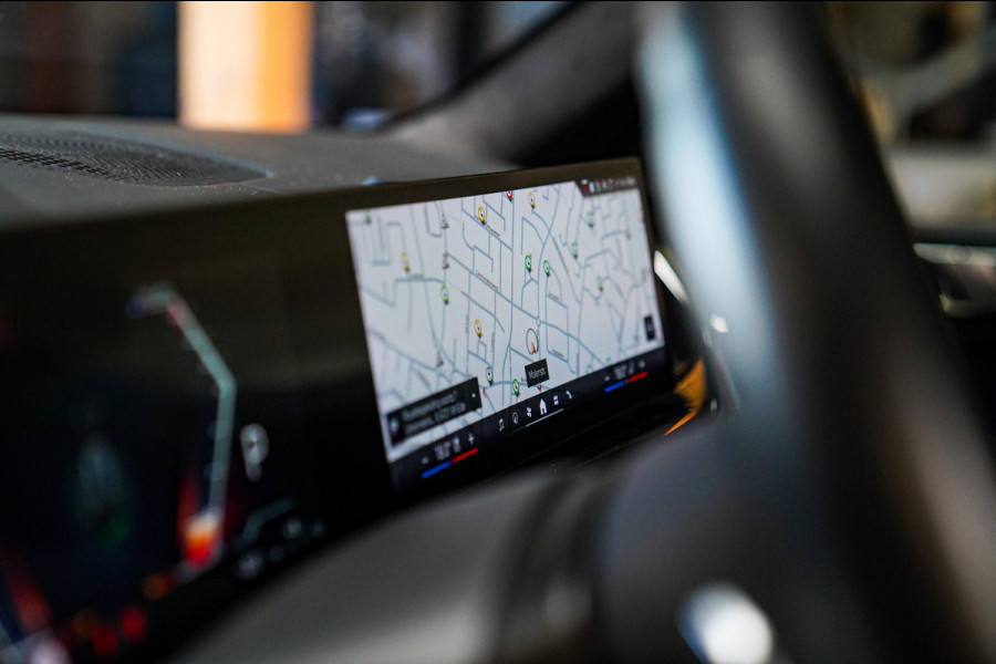 BMW X5 XDrive50e High Executive | X5M Kuipstoelen | Driving assistant Prof | HuD | Dravit Grau | Luchtvering | Stoelverkoeling |