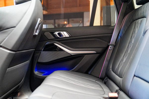 BMW X5 XDrive50e High Executive | X5M Kuipstoelen | Driving assistant Prof | HuD | Dravit Grau | Luchtvering | Stoelverkoeling |