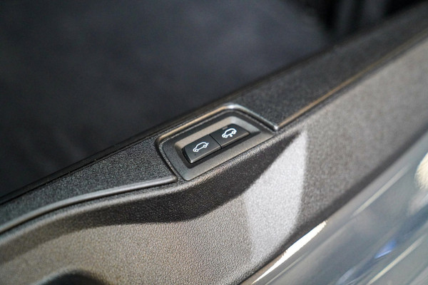 BMW X5 XDrive50e High Executive | X5M Kuipstoelen | Driving assistant Prof | HuD | Dravit Grau | Luchtvering | Stoelverkoeling |