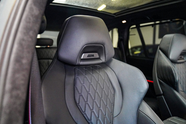 BMW X5 XDrive50e High Executive | X5M Kuipstoelen | Driving assistant Prof | HuD | Dravit Grau | Luchtvering | Stoelverkoeling |