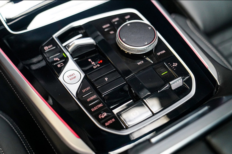 BMW X5 XDrive50e High Executive | X5M Kuipstoelen | Driving assistant Prof | HuD | Dravit Grau | Luchtvering | Stoelverkoeling |