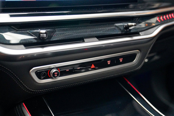 BMW X5 XDrive50e High Executive | X5M Kuipstoelen | Driving assistant Prof | HuD | Dravit Grau | Luchtvering | Stoelverkoeling |