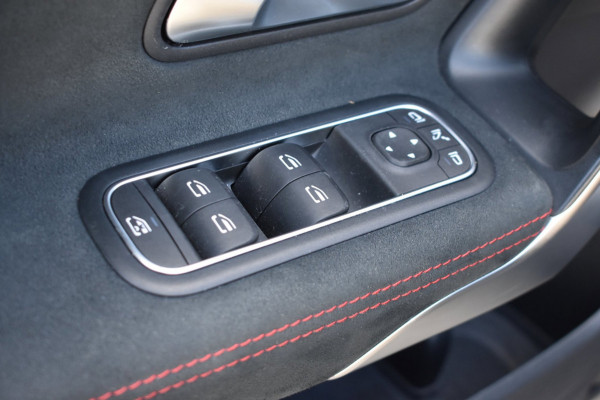 Mercedes-Benz CLA-Klasse 180 AMG NIGHT | SFEERVERLICHTING | CAMERA | APPLE CARPLAY | ANDROID AUTO | NAP