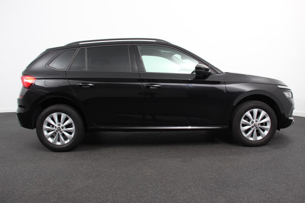 Škoda Kamiq 1.0 TSI 110pk Automaat Life Skoda Kamiq 1.0 TSI 110pk DSG Life | Navigatie | Apple Carplay/Android Auto | Airco | Dab | Led | Adaptive Cruise Control | Verwarmde voorstoelen