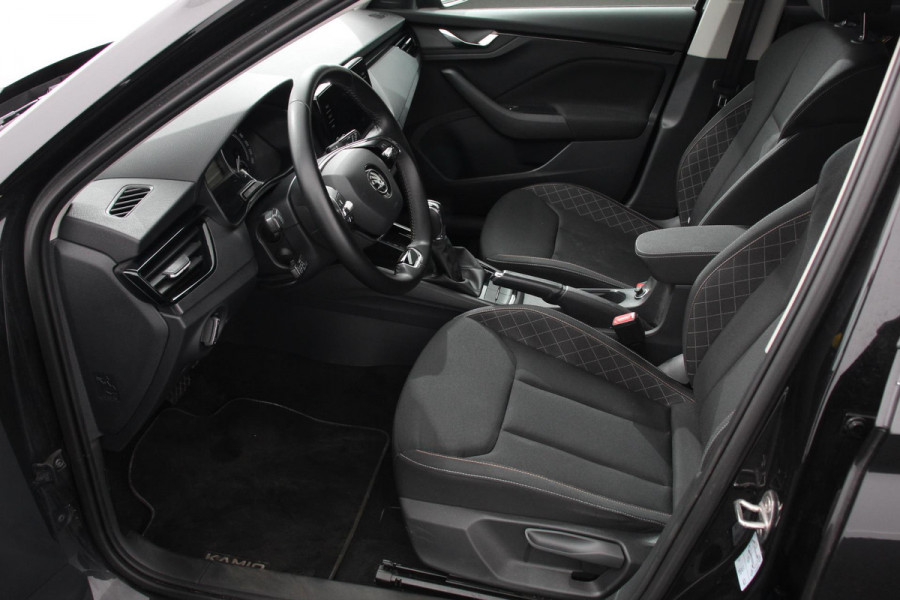 Škoda Kamiq 1.0 TSI 110pk Automaat Life Skoda Kamiq 1.0 TSI 110pk DSG Life | Navigatie | Apple Carplay/Android Auto | Airco | Dab | Led | Adaptive Cruise Control | Verwarmde voorstoelen