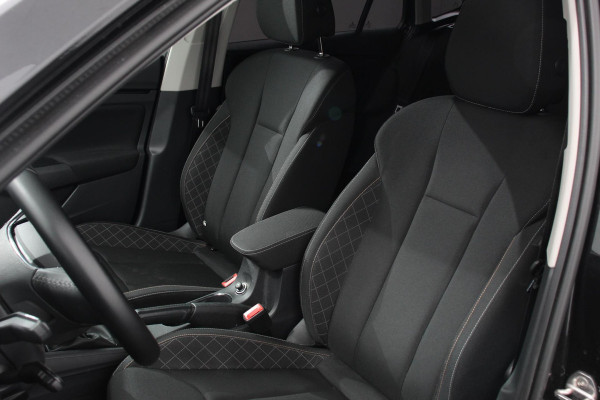 Škoda Kamiq 1.0 TSI 110pk Automaat Life Skoda Kamiq 1.0 TSI 110pk DSG Life | Navigatie | Apple Carplay/Android Auto | Airco | Dab | Led | Adaptive Cruise Control | Verwarmde voorstoelen