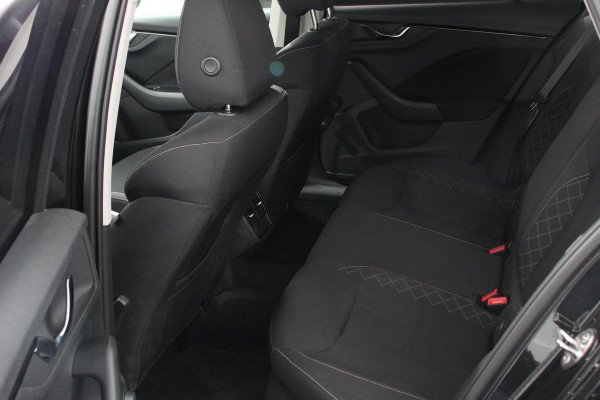 Škoda Kamiq 1.0 TSI 110pk Automaat Life Skoda Kamiq 1.0 TSI 110pk DSG Life | Navigatie | Apple Carplay/Android Auto | Airco | Dab | Led | Adaptive Cruise Control | Verwarmde voorstoelen