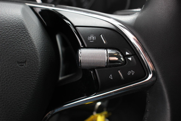 Škoda Kamiq 1.0 TSI 110pk Automaat Life Skoda Kamiq 1.0 TSI 110pk DSG Life | Navigatie | Apple Carplay/Android Auto | Airco | Dab | Led | Adaptive Cruise Control | Verwarmde voorstoelen