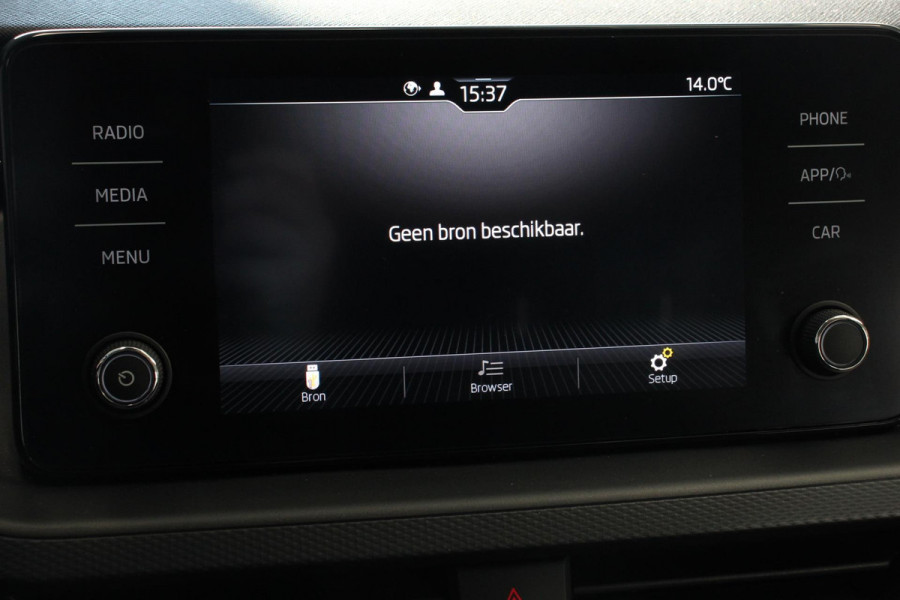 Škoda Kamiq 1.0 TSI 110pk Automaat Life Skoda Kamiq 1.0 TSI 110pk DSG Life | Navigatie | Apple Carplay/Android Auto | Airco | Dab | Led | Adaptive Cruise Control | Verwarmde voorstoelen