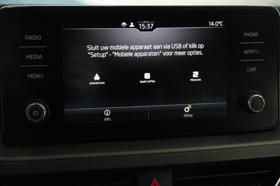 Škoda Kamiq 1.0 TSI 110pk Automaat Life Skoda Kamiq 1.0 TSI 110pk DSG Life | Navigatie | Apple Carplay/Android Auto | Airco | Dab | Led | Adaptive Cruise Control | Verwarmde voorstoelen