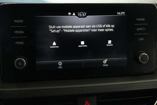 Škoda Kamiq 1.0 TSI 110pk Automaat Life Skoda Kamiq 1.0 TSI 110pk DSG Life | Navigatie | Apple Carplay/Android Auto | Airco | Dab | Led | Adaptive Cruise Control | Verwarmde voorstoelen