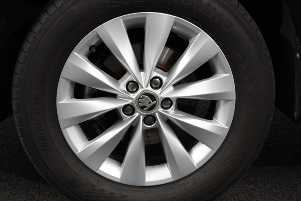 Škoda Kamiq 1.0 TSI 110pk Automaat Life Skoda Kamiq 1.0 TSI 110pk DSG Life | Navigatie | Apple Carplay/Android Auto | Airco | Dab | Led | Adaptive Cruise Control | Verwarmde voorstoelen