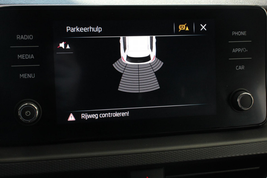 Škoda Kamiq 1.0 TSI 110pk Automaat Life Skoda Kamiq 1.0 TSI 110pk DSG Life | Navigatie | Apple Carplay/Android Auto | Airco | Dab | Led | Adaptive Cruise Control | Verwarmde voorstoelen